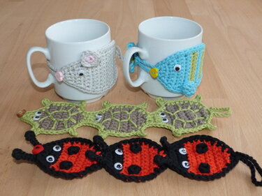Crochet pattern for mug cozys with the shape of animals