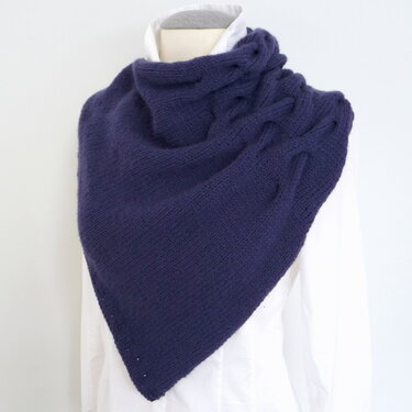 Knitting Pattern - Cable-Knit Triangular Scarf - No.110E