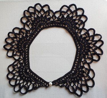 Lace Collar Style Wednesday -  Crochet Pattern