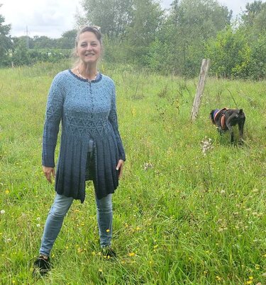 Karussell  - eine Häkel-Anleitung für eine Rundhals-Häkeljacke - Bild 28