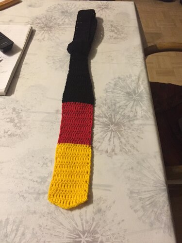 PDF- Häkelanleitung , Schlips , Krawatte , Binder , WM, Fussball,