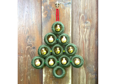 Kleiner Christbaum - auch fürs Fenster oder als Türschmuck - Häkeln