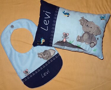 Stickdatei - Kissen und Lätzchen SET ITH - Elefant mit Maus - Bild 2