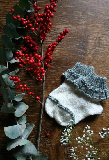 Socken "Fairy Steps" mit Rüsche stricken Anleitung 14 Größen ab Gr. 20 - 47