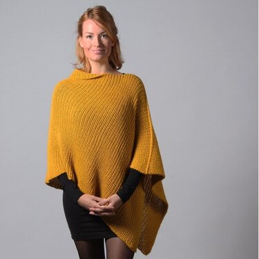 Malene Poncho - Knitting