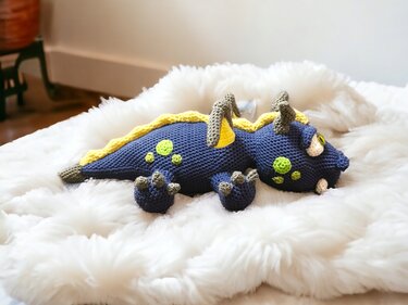 Joko the dragon *lying* - Crochet
