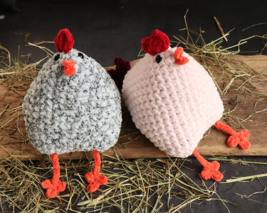 "Sweet Big Chicks" - Crochet pattern for hens to cuddle