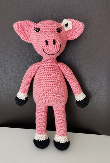 Lady Piggy - crochetpattern pig