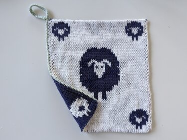 Potholder / washcloth "Funny sheep" - double knitting pattern