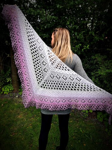 Häkelanleitung Dreieckstuch/Tuchweste "Flowerful"