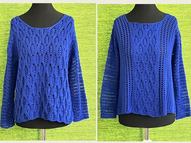 Königsblauer Damen-Häkelpullover mit Ajour- und Lochmuster auf Schneiderpuppe