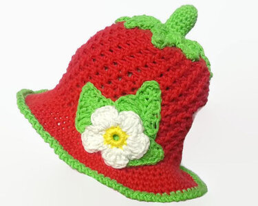 Crocheted Strawberry Hat (newborn - 12 years)