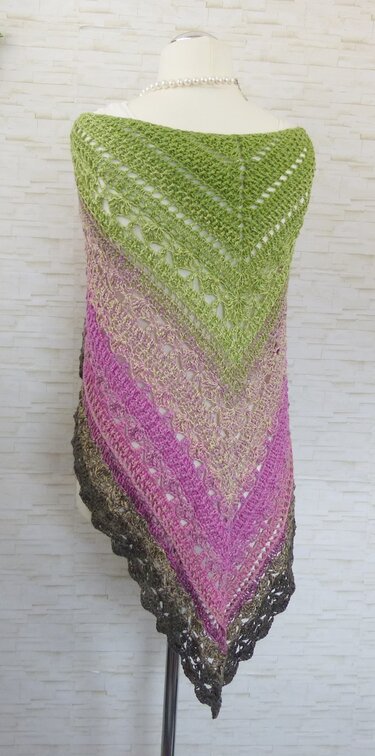 Häkelanleitung Elenoor ein schönes Dreieckstuch oder XXL Tuch als Poncho