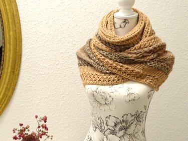 Schaltuch "Bella Rosa" in 2 Farbvarianten - Häkeln