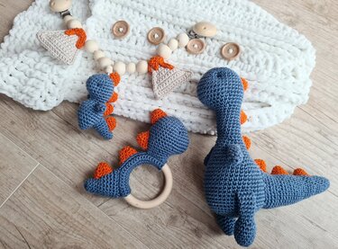 Häkelanleitung Spieluhr Dino Elias