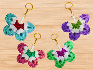 A butterfly keychain pattern - Crochet