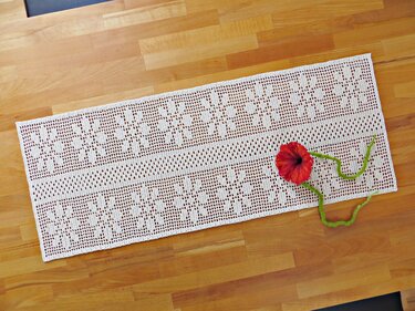 Häkelanleitung für Tischläufer 'Blumen' - Bild 3