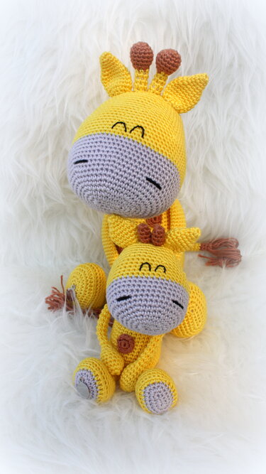 Sparpaket Grinsegiraffen (klein & groß) von LaCritza - Häkeln