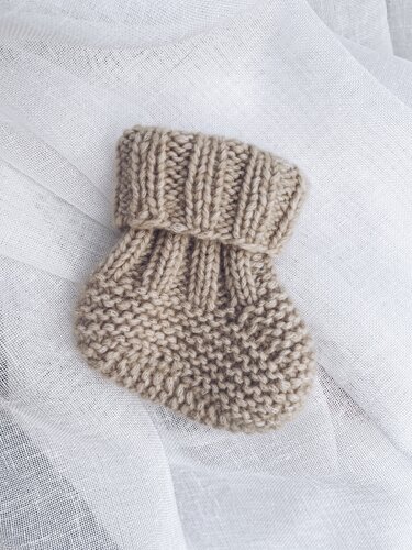 Erste Baby Schühchen Strickanleitung