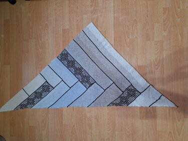 Tuch Yanara - Stricken