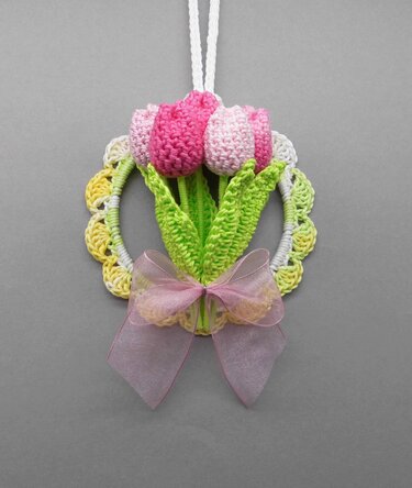 Small tulips hanging decoration for door & window from leftover yarn - Crochet