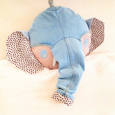 Cosy cushion, elephant sewing pattern, upcycling old jeans