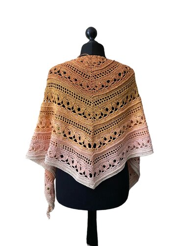 Häkelanleitung weites Iuliel Dreieckstuch