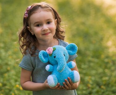 Elephant with Rose - Crochet