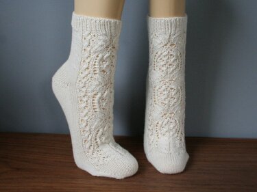 "Junimond" Socken stricken 6 Weiten, jede Größe Lacesocken Mustersocken - Bild 2