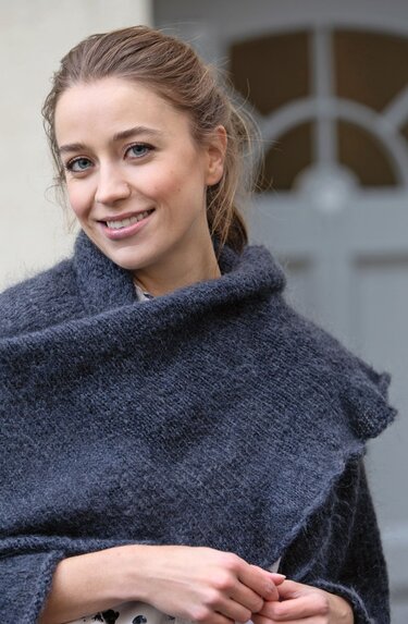 Tuch "Girl's best friend" mit dezenter Rüsche Strickanleitung // PDF