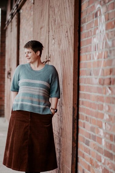 Ethno Tee Strickanleitung für ein Damenshirt Gr. S bis 3 XL