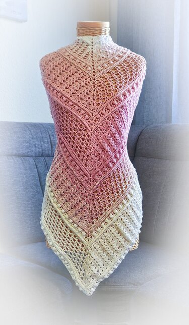 Crochet Pattern Triangular Scarf "Elektra"