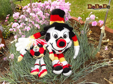 Fußball, Ball-Junge Rudi und Juppi Ballaballa, gehäkelt von DaDaDe - Häkeln