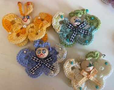 Schlüsselanhänger Schmetterling mit Köpfchen, Deko Schmetterlinge - Häkeln