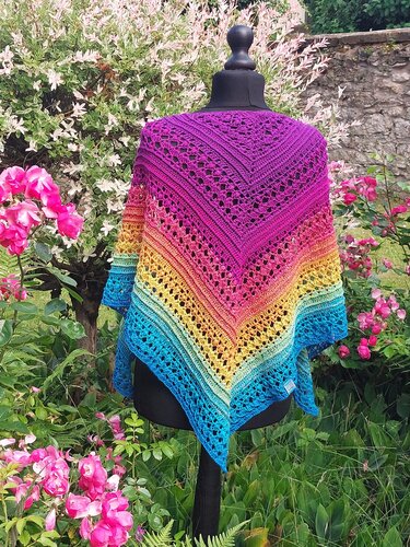 Crochet pattern triangular shawl Eleanor