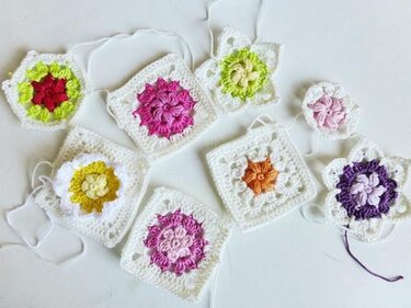 H&auml;kelanleitung "Blumen im Schnee" * Sechseck, H&auml;kelstern und Granny Square - Häkeln