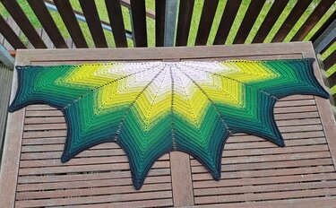 Häkelanleitung Zackentuch "Sternenwelle"