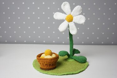 Häkelanleitung Biene mit Blume und Eimer - PDF Datei