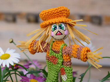 Vogelscheuche mit Raben für Holzkugeln Blumenstecker Herbstdekoration - Häkeln