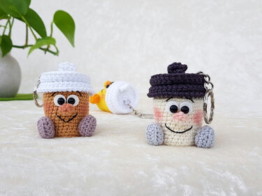 Häkelanleitung, Anhänger Coffee-to-Go Becher  / Ideal für Wollreste!
