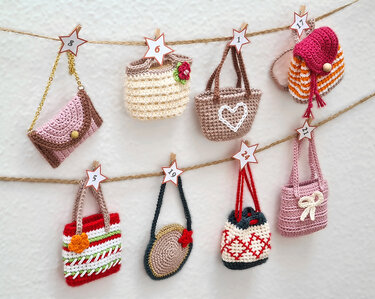 Advent Calendar for "Fashionistas 1.0" - Eight Cute Little Bags - Crochet