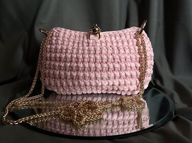 Crochet pattern small women doll handbag PDF and video tutorial