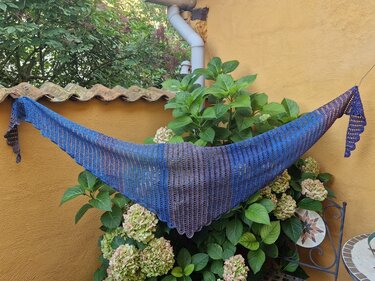 Mad Bows - Häkelanleitung flaches Dreieckstuch side-to-side