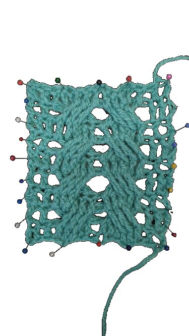 türkisfarbene Häkelprobe mit Ajourlöchern, Zopfreihen und Stecknadeln