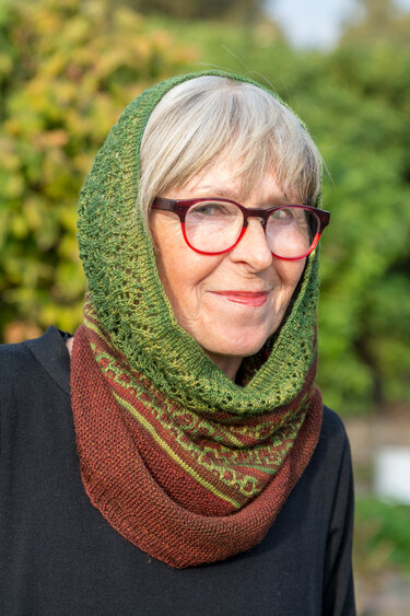Knitting Pattern "Hyben Cowl" with mosaic and lace pattern