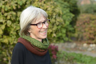 Strickanleitung federleichter Loop mit Mosaikmuster "Hyben Cowl" - Bild 6