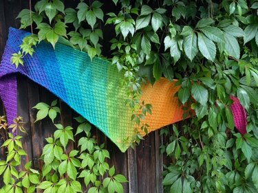 Mad Tartan - Häkelanleitung flaches Dreieckstuch side-to-side