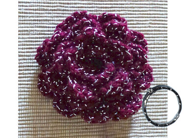 Crochet pattern: keychain Rose