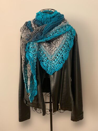 Crochet Pattern Triangular Scarf "Kyria"