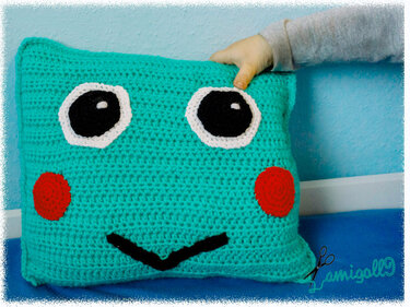 Crochet pattern: frog cushion